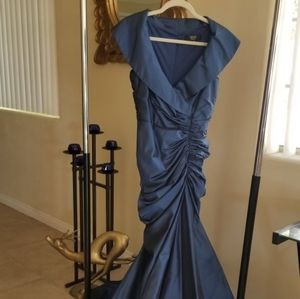 Tadashi Maxi dress, Stunning